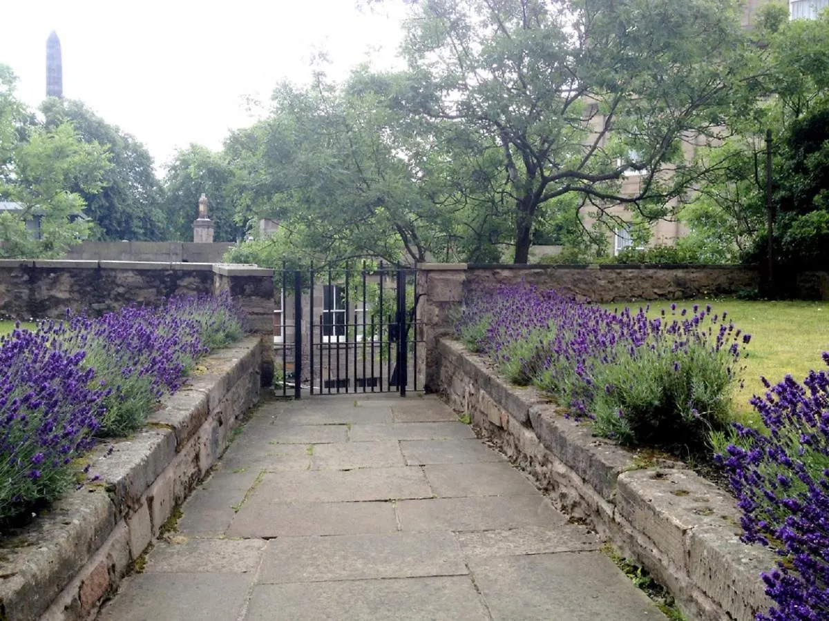 F1- Very Nice City Centre Apartment Edinburg